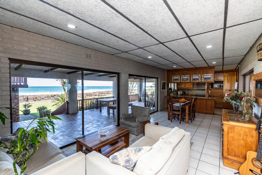 5 Bedroom Property for Sale in Kidds Beach Eastern Cape